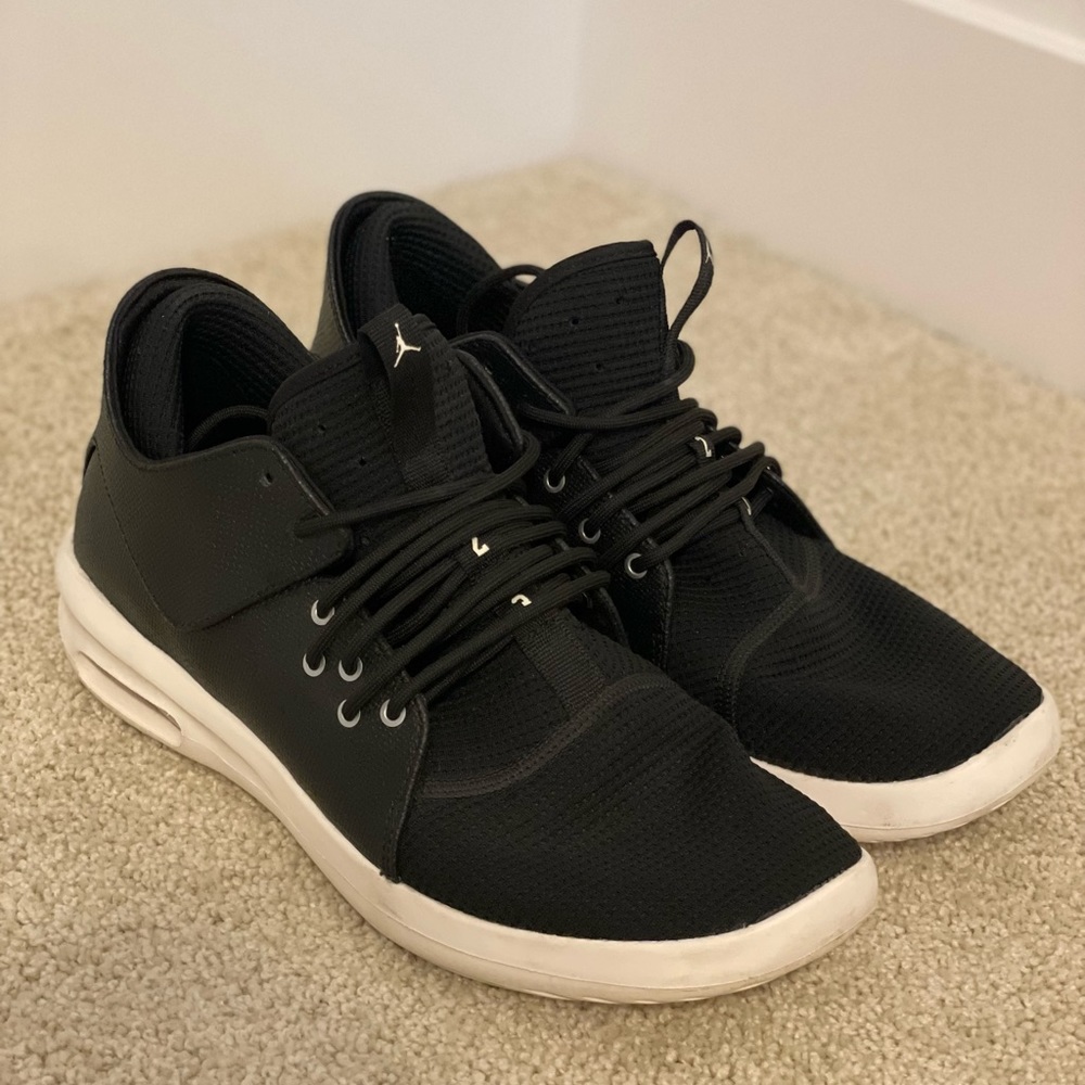 Jordan Mids Size 9